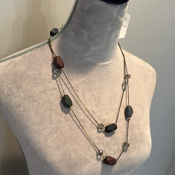 Double layered beaded necklace NWT - Picture 3 of 5